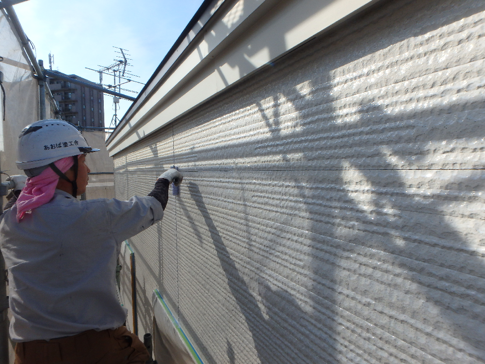 外壁塗装札幌　厚別区青葉町下塗りシーラー2