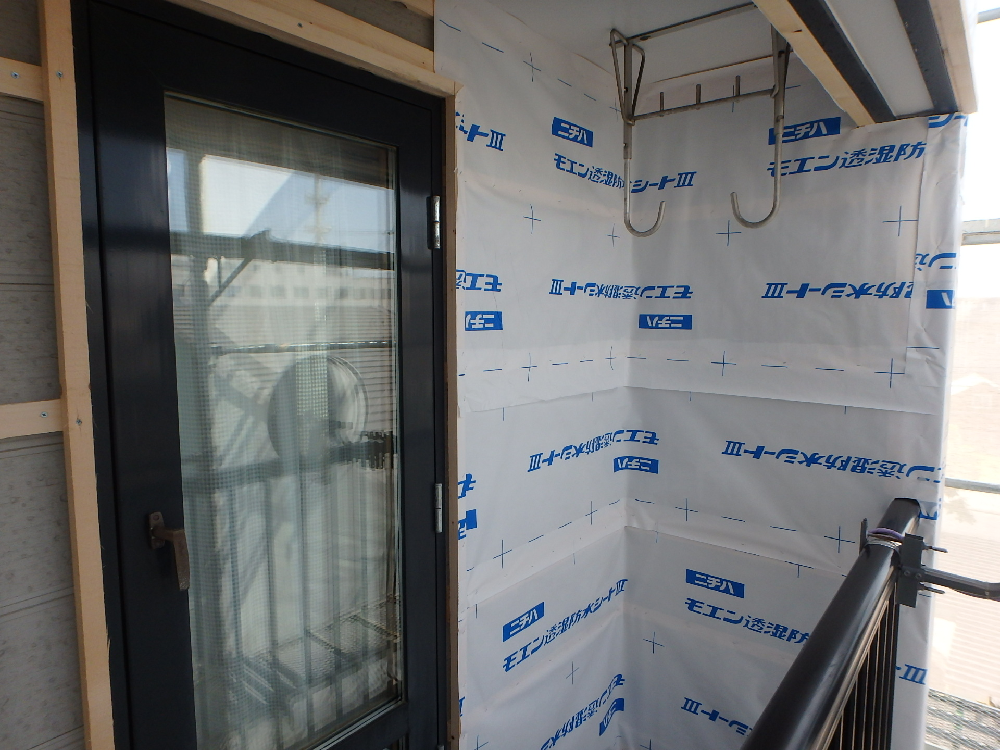 江別市野幌代々木町　外壁サイディング工事　防湿シート貼り完了